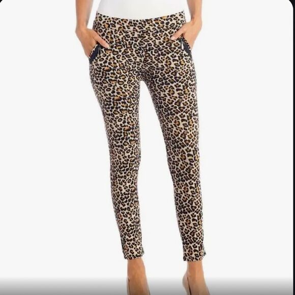 Coco + Carmen Leopard Print Leggings! - Picture 1 of 7